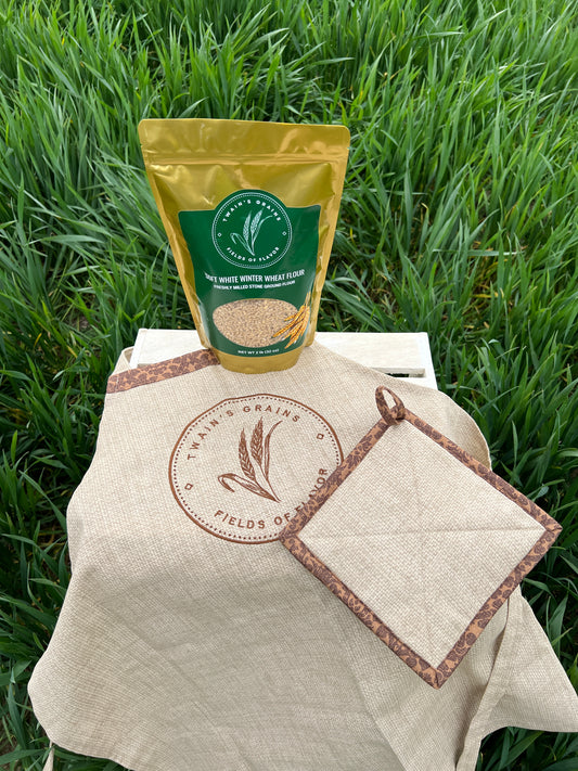 Adult Apron and a pot holder to match image 0